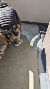 ボンド塗布