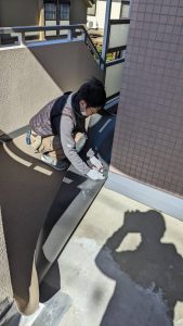 シート貼り